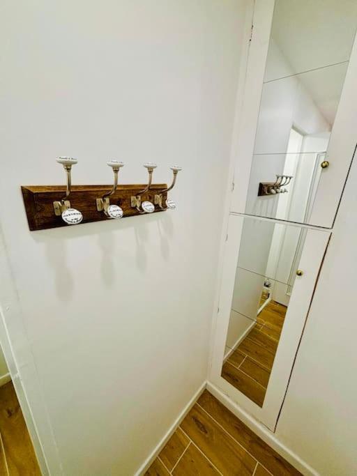Joli Appartement Renove Incluant Parking A 10 Min De Paris Nanterre Exterior foto