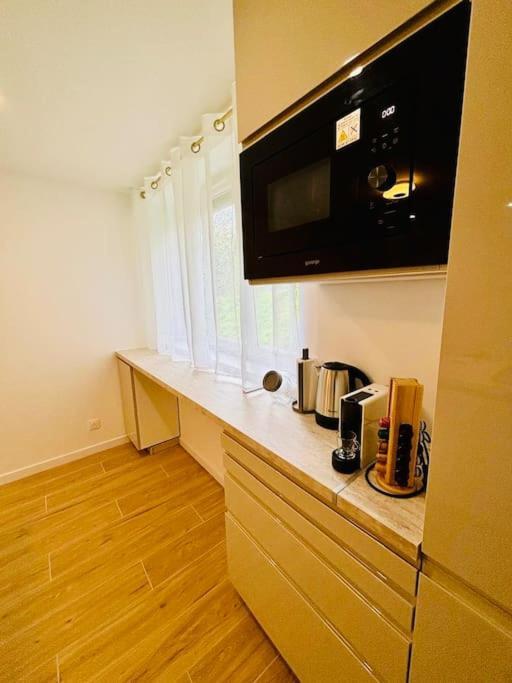 Joli Appartement Renove Incluant Parking A 10 Min De Paris Nanterre Exterior foto